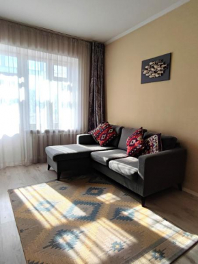 Charming City Center Oak Park Apartment, Bishkek